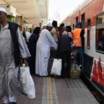 تدفق آلاف المعدنين المرحلين يفاقم الأوضاع الإنسانية بمعبر أرقين